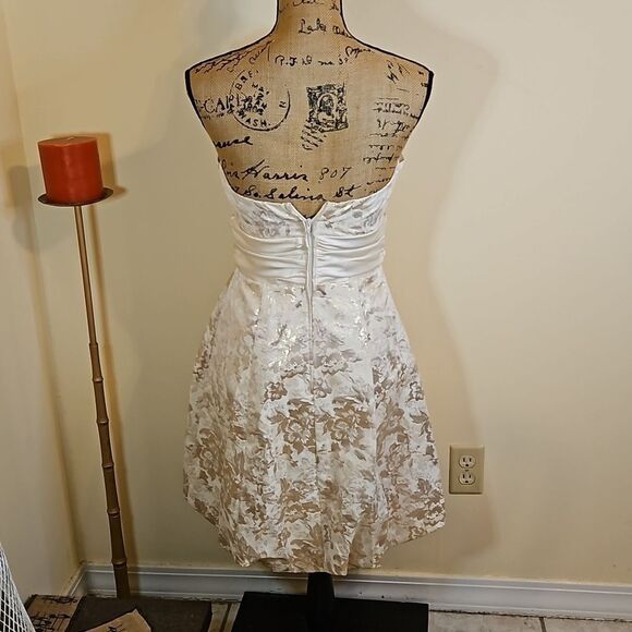 Betsy & Adam Strapless Golden floral cocktail dress size 4 - Picture 4 of 11